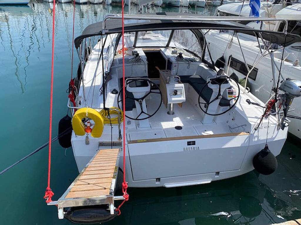 Sailing yacht Bavaria C42 Valesia