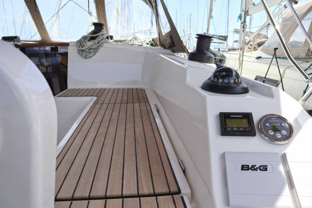 Sailing yacht Bavaria C42 PRESTIGE