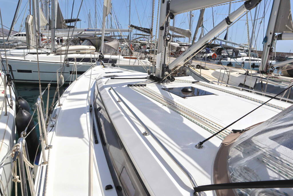 Sailing yacht Bavaria C42 PRESTIGE
