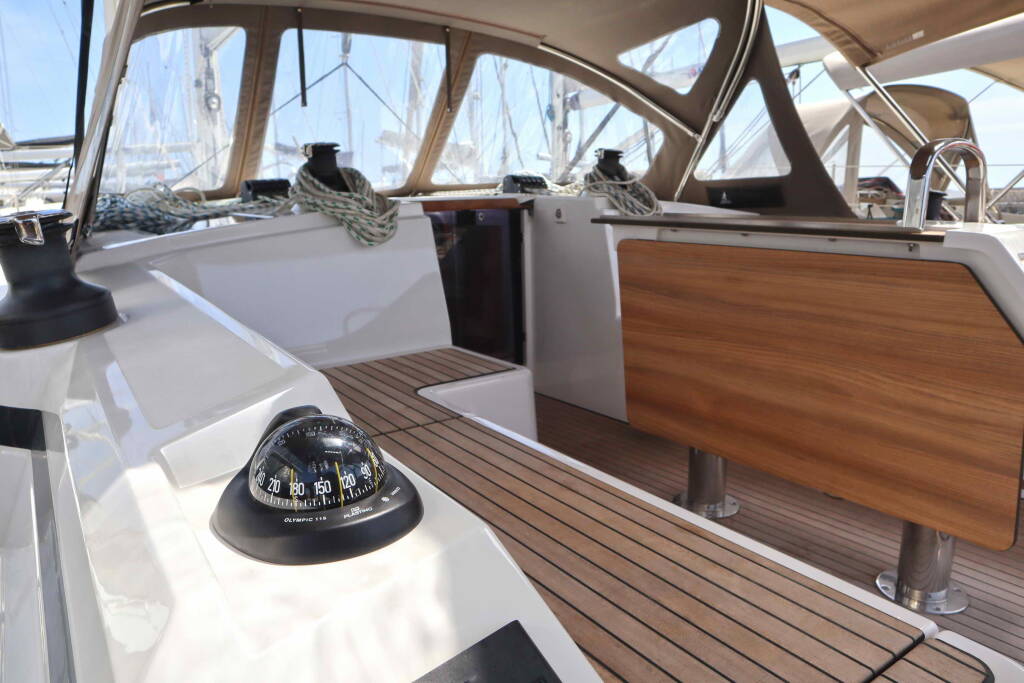 Sailing yacht Bavaria C42 PRESTIGE