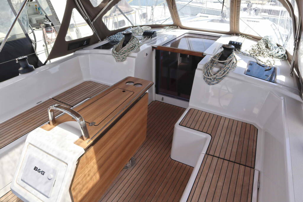 Sailing yacht Bavaria C42 PRESTIGE