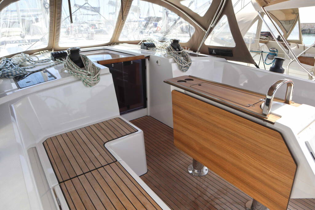 Sailing yacht Bavaria C42 PRESTIGE