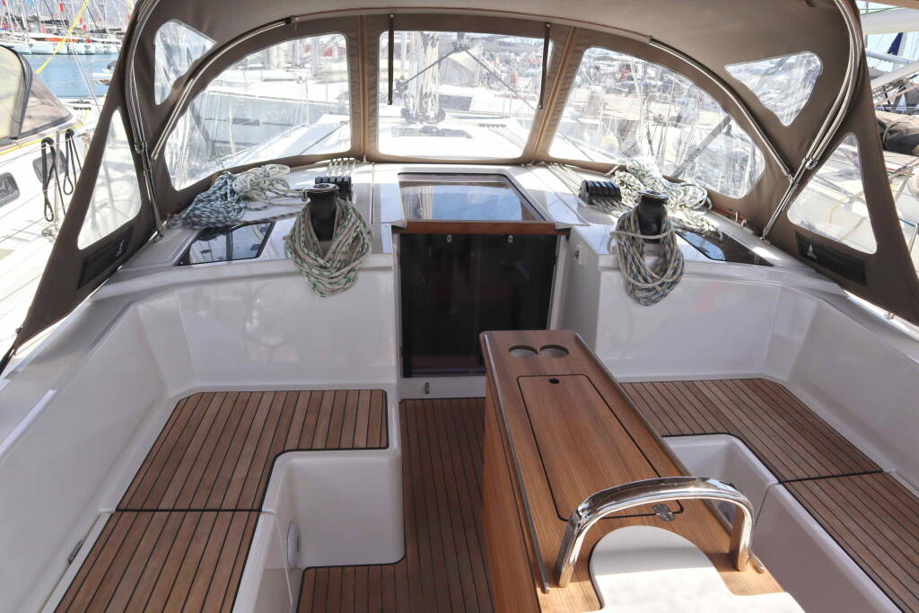 Sailing yacht Bavaria C42 PRESTIGE