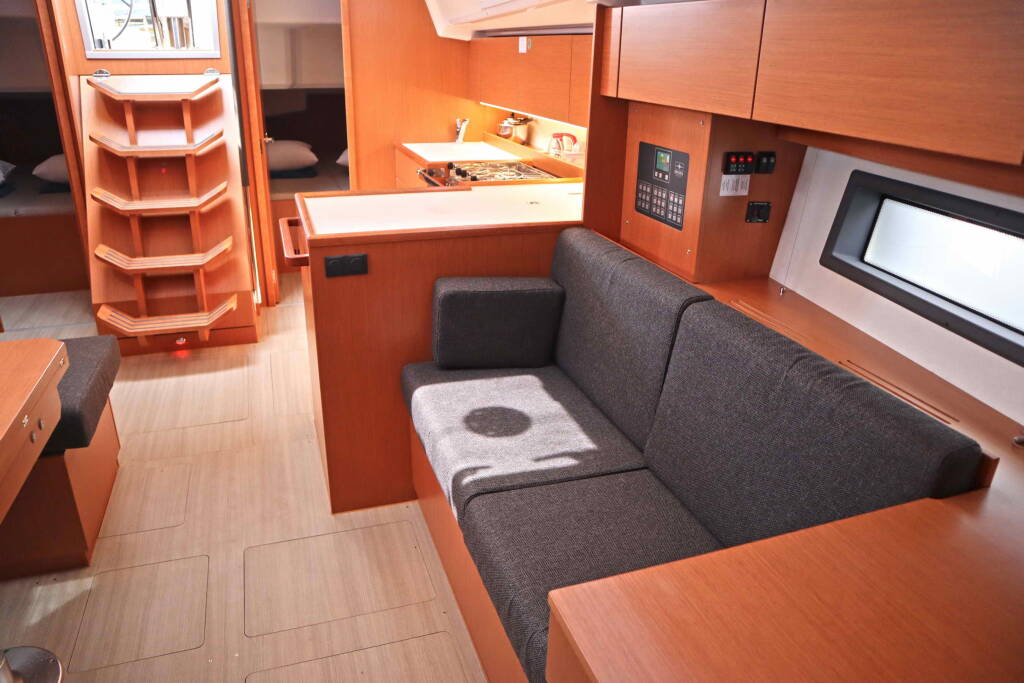 Sailing yacht Bavaria C42 PRESTIGE