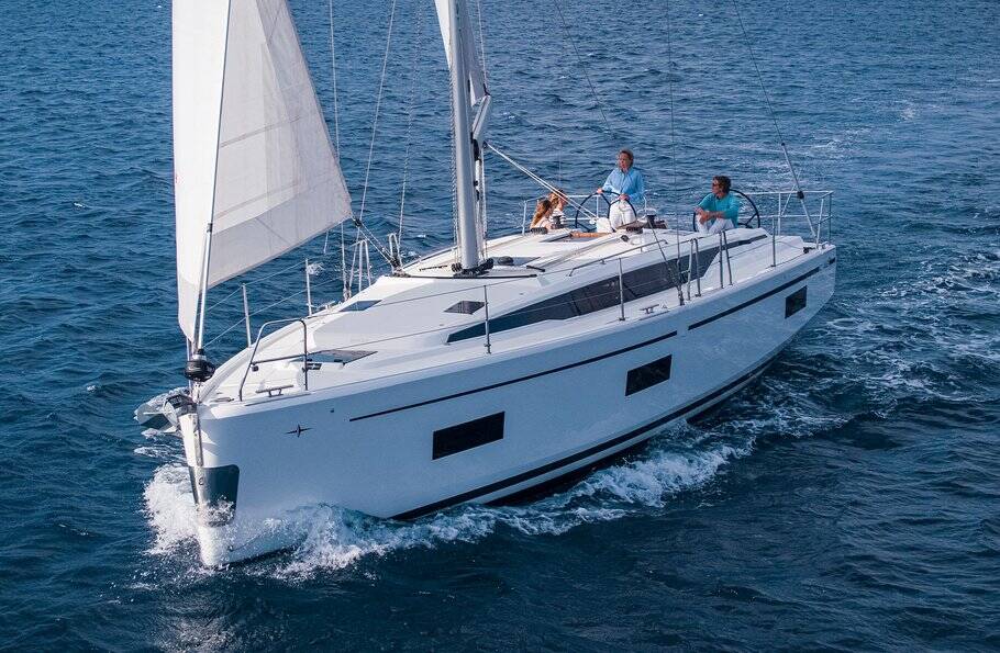 Sailing yacht Bavaria C42 Aurora