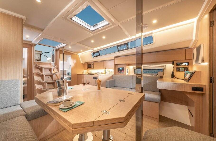 Sailing yacht Bavaria C42 Aurora