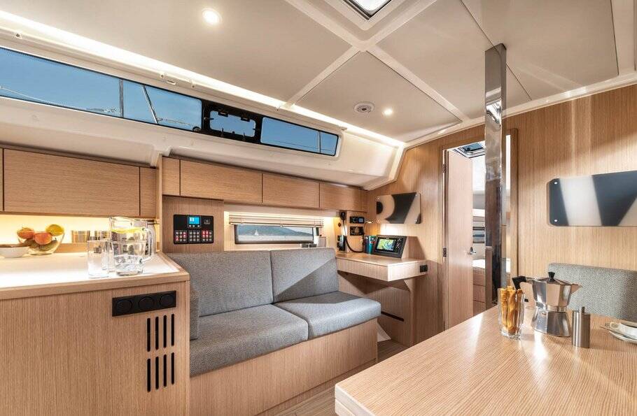 Sailing yacht Bavaria C42 Aurora