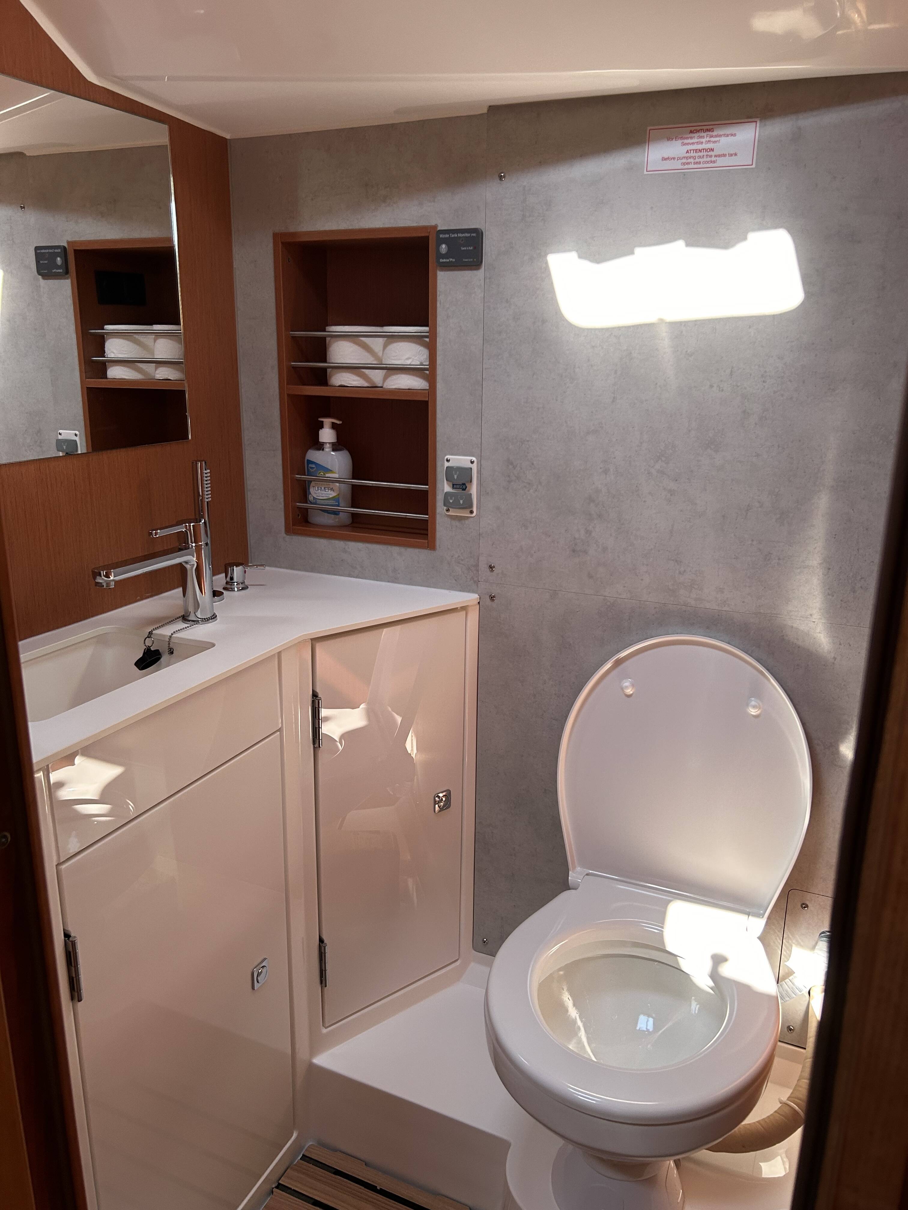 Segelyachten Bavaria C42 Juju