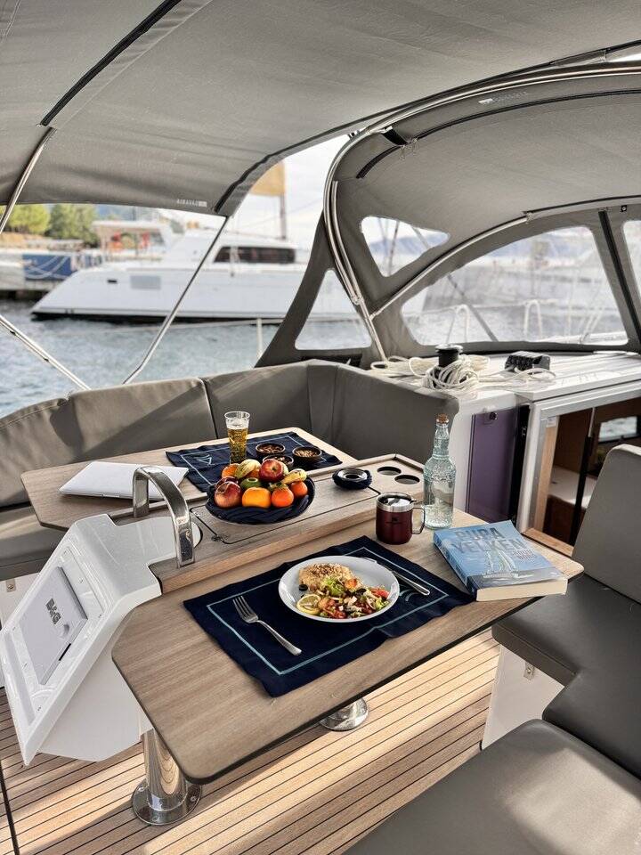 Sailing yacht Bavaria C42 Sorores