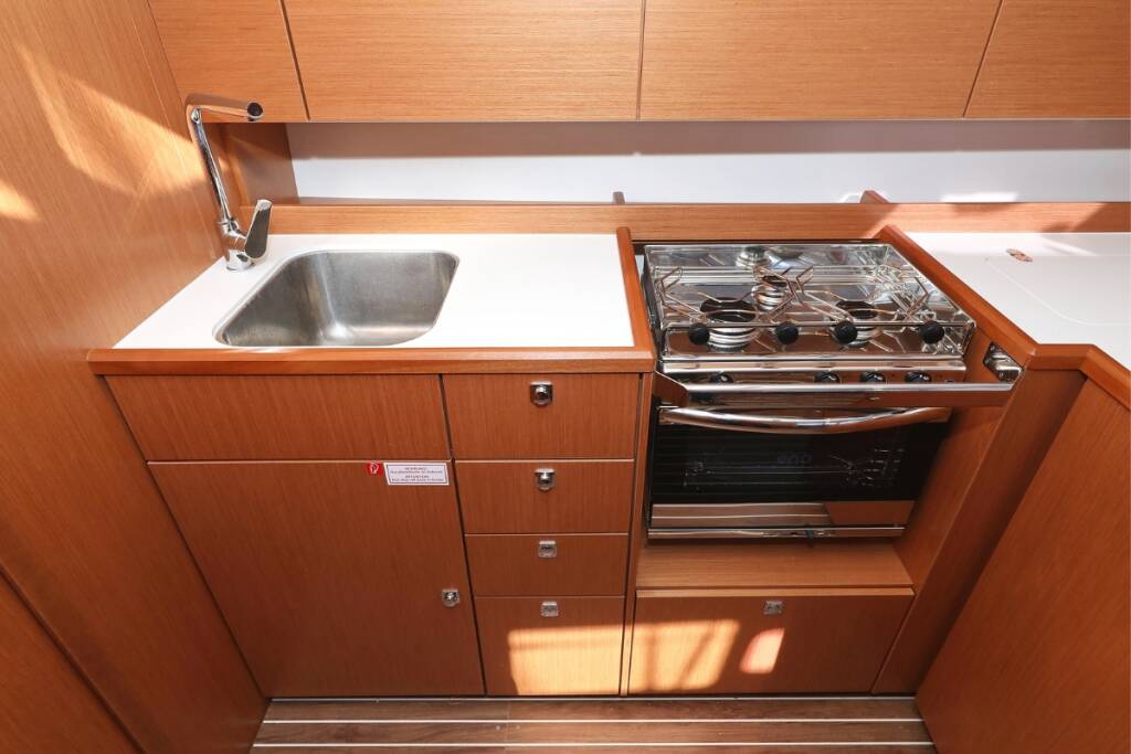 Sailing yacht Bavaria C42 Summertime