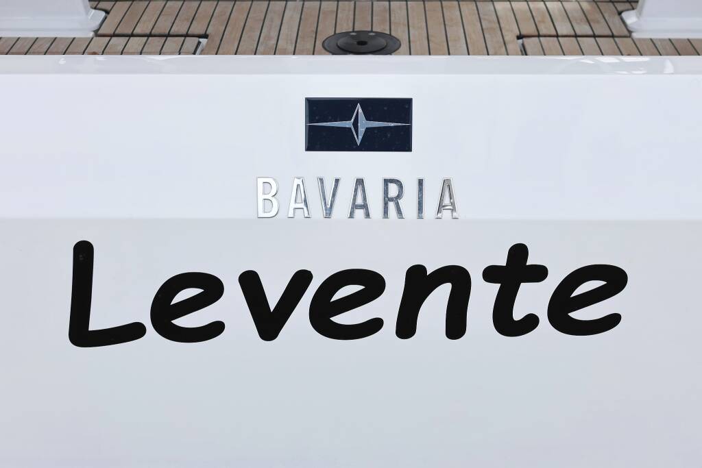 Sailing yacht Bavaria C42 Levente