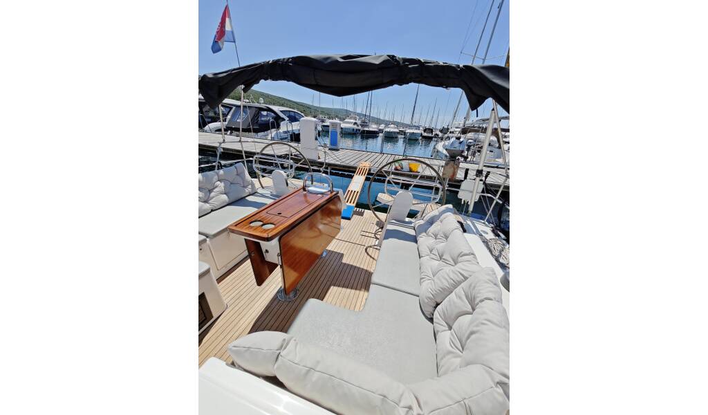 Sailing yacht Bavaria C42 Gala