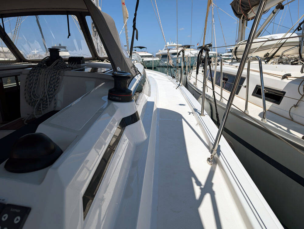 Sailing yacht Bavaria C42 Blue Eyes