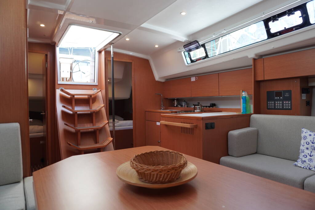 Segelyachten Bavaria C42 Alara 3