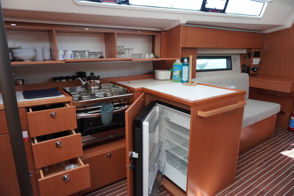 Segelyachten Bavaria C42 Alara 3