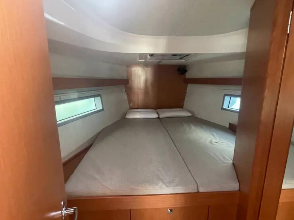 Segelyachten Bavaria C42 Blackberry