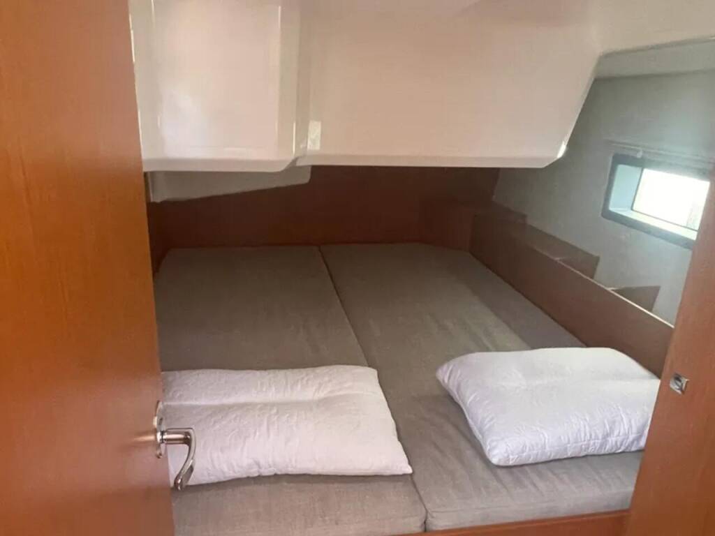 Segelyachten Bavaria C42 Blackberry