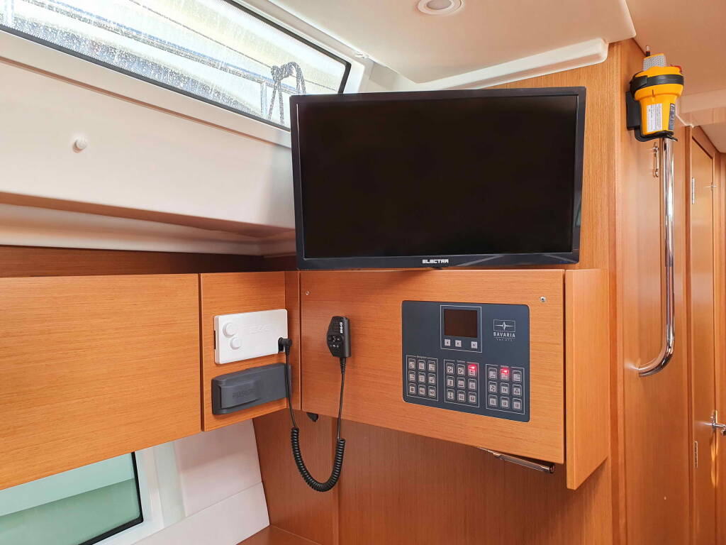 Sailing yacht Bavaria C45 Holiday Blue Diamond