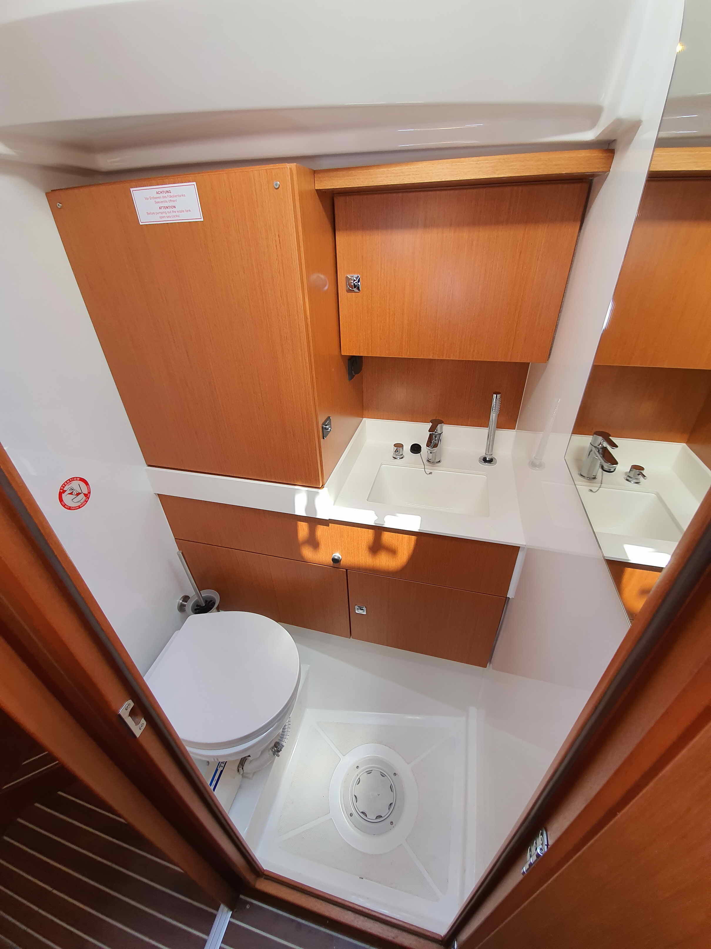 Sailing yacht Bavaria C45 Holiday Blue Diamond