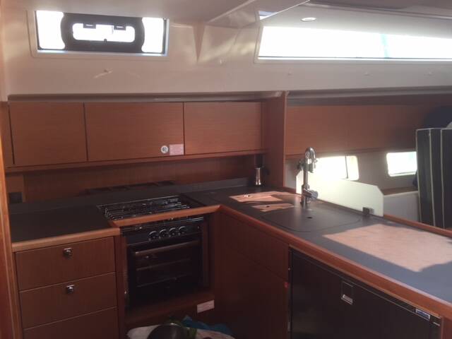 Sailing yacht Bavaria C45 Holiday Alnair