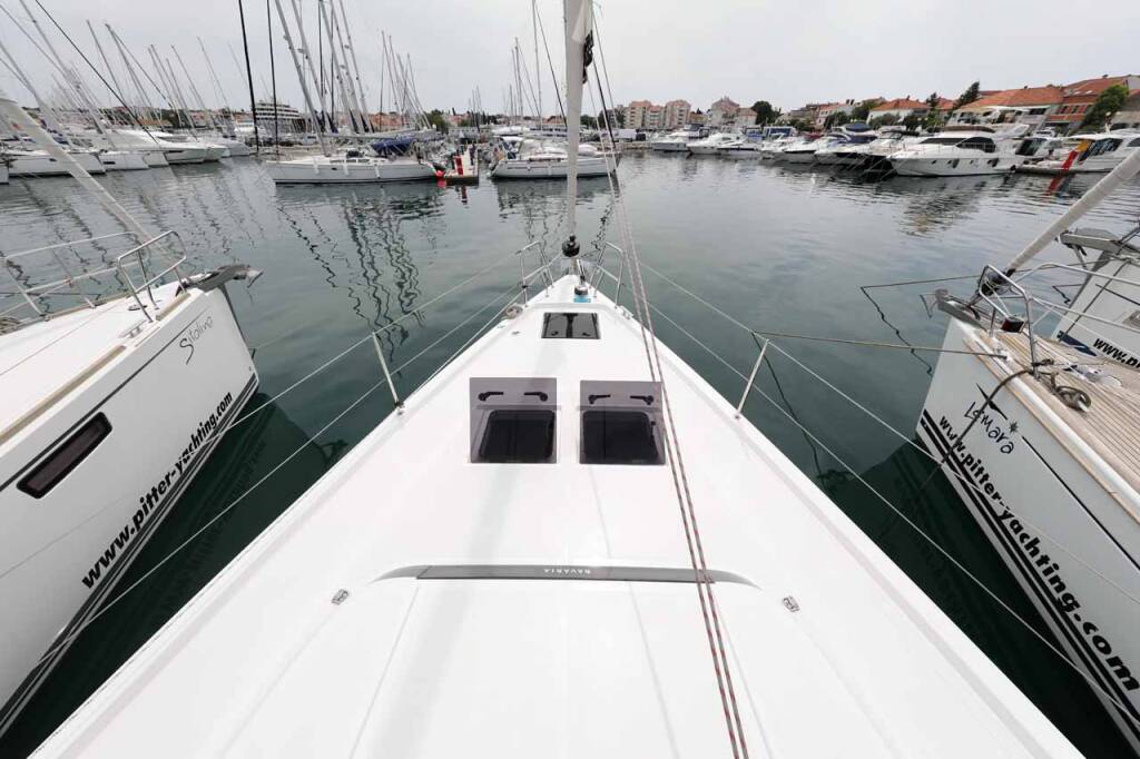 Sailing yacht Bavaria C45 Holiday Indigo