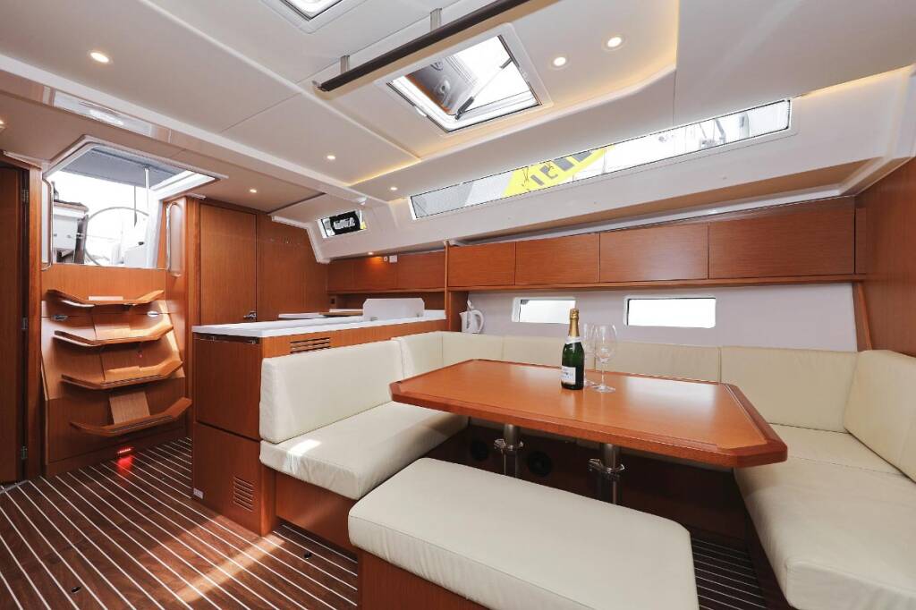 Segelyachten Bavaria C45 Holiday Indigo