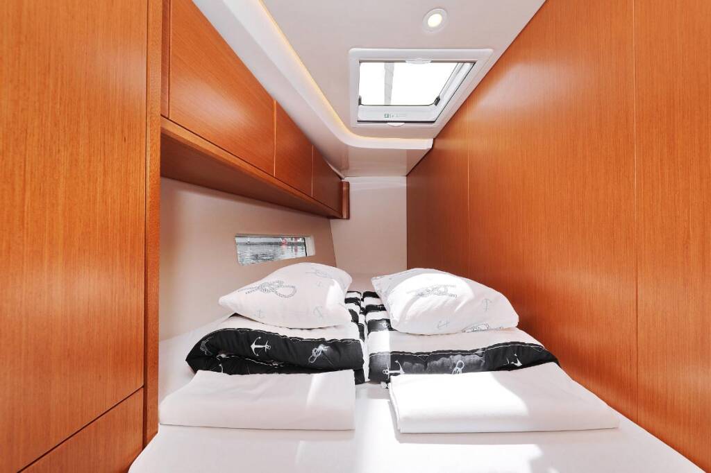 Segelyachten Bavaria C45 Holiday Indigo