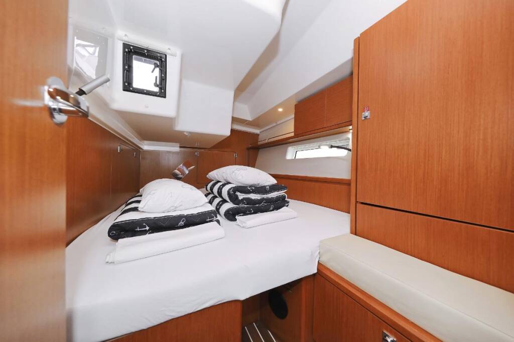 Segelyachten Bavaria C45 Holiday Indigo