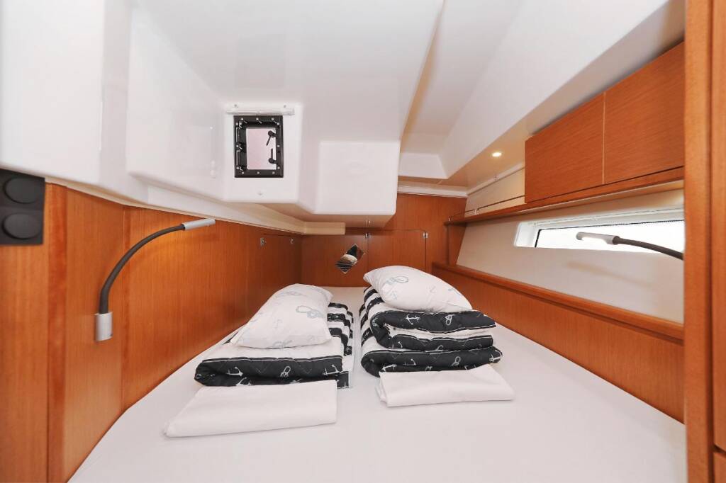 Segelyachten Bavaria C45 Holiday Indigo