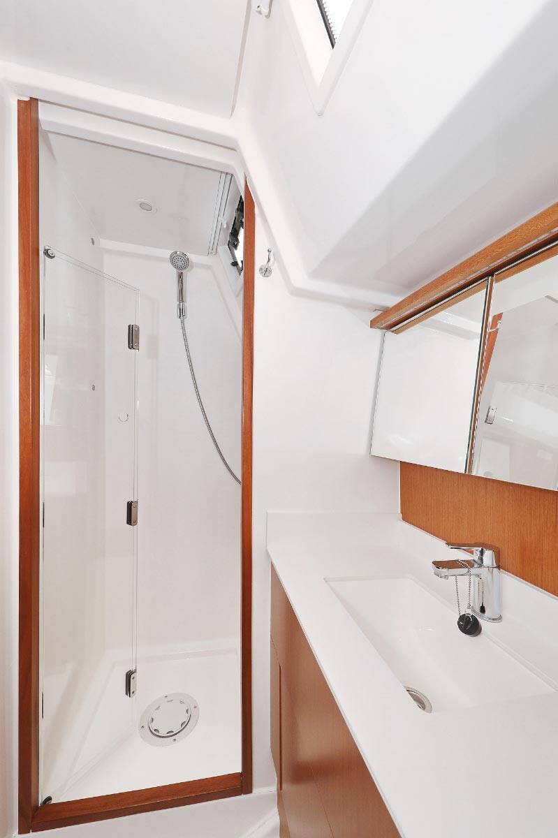 Segelyachten Bavaria C45 Holiday Indigo