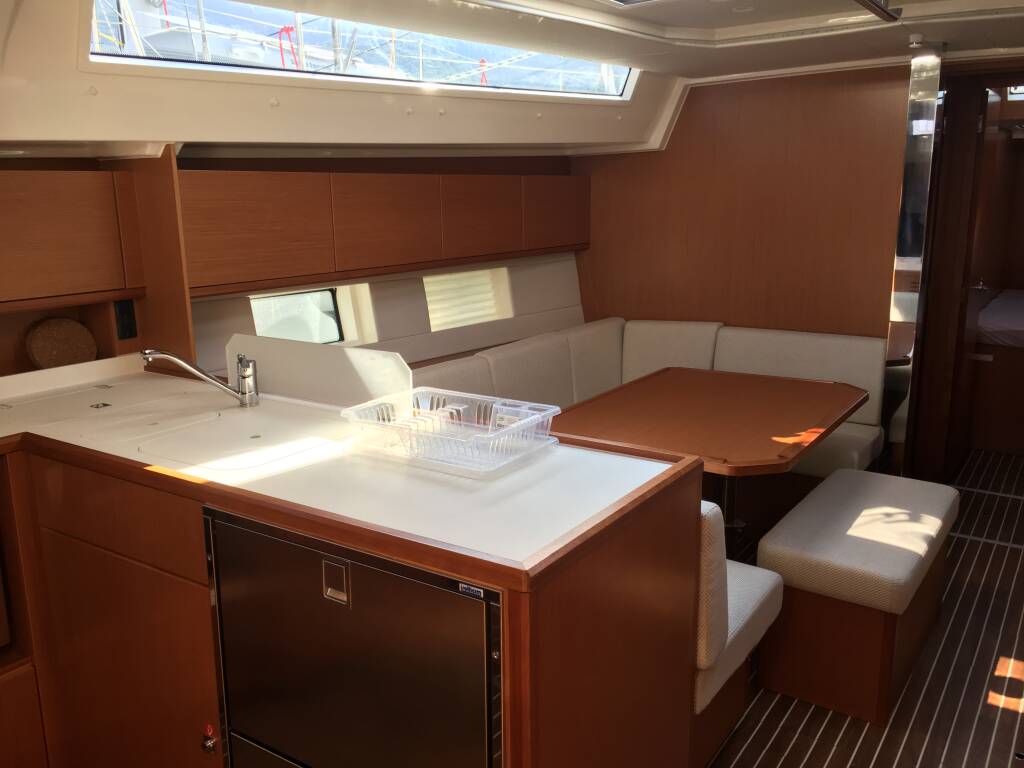 Sailing yacht Bavaria C45 Lady Flora 1