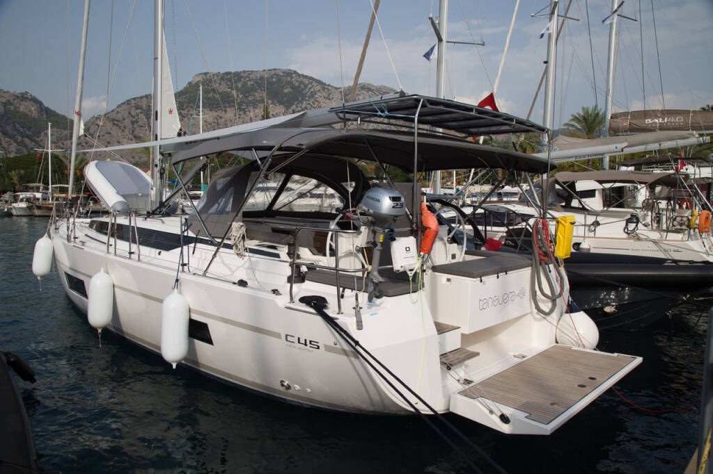 Sailing yacht Bavaria C45 Tanguera