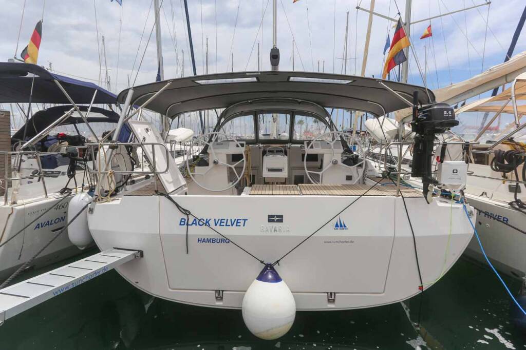 Sailing yacht Bavaria C45 Black Velvet