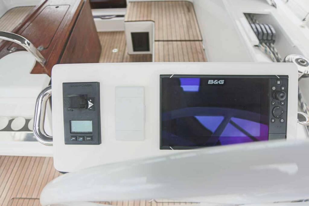 Sailing yacht Bavaria C45 Black Velvet