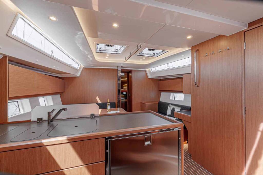 Sailing yacht Bavaria C45 Deep Blue