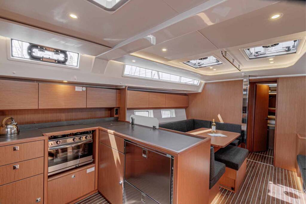 Sailing yacht Bavaria C45 Deep Blue