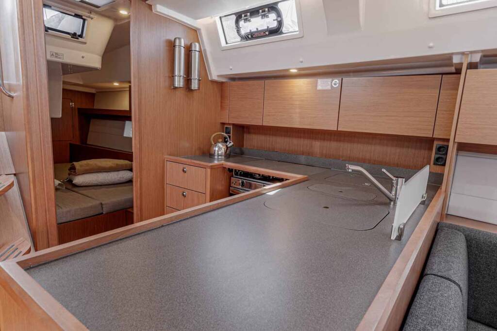 Sailing yacht Bavaria C45 Deep Blue