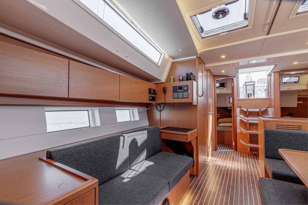 Sailing yacht Bavaria C45 Deep Blue