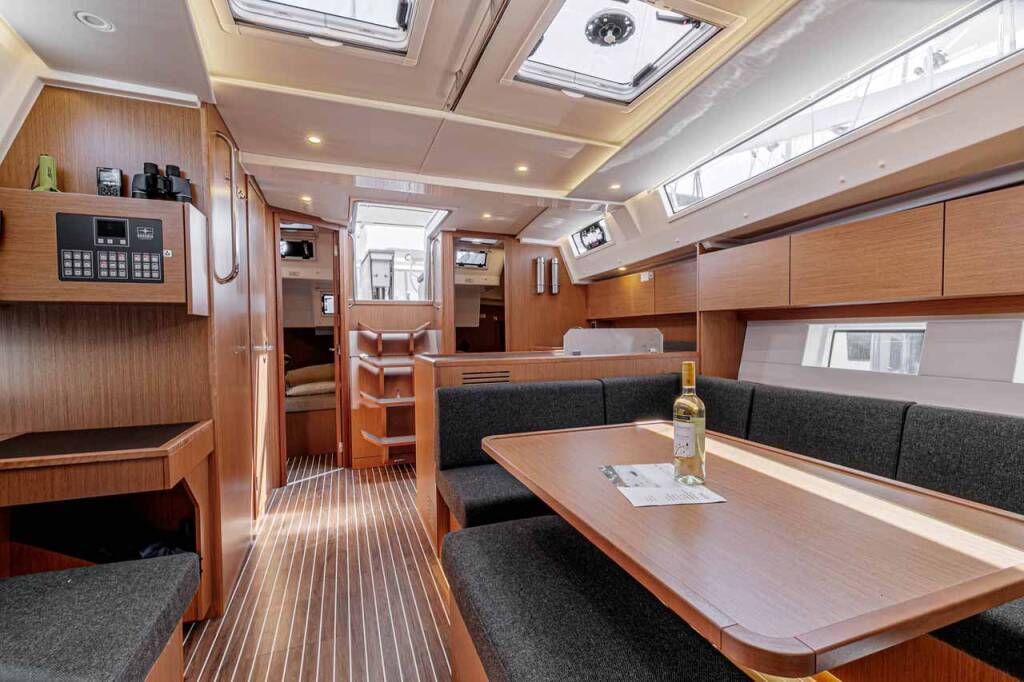 Sailing yacht Bavaria C45 Deep Blue
