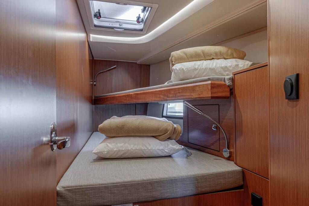 Sailing yacht Bavaria C45 Deep Blue