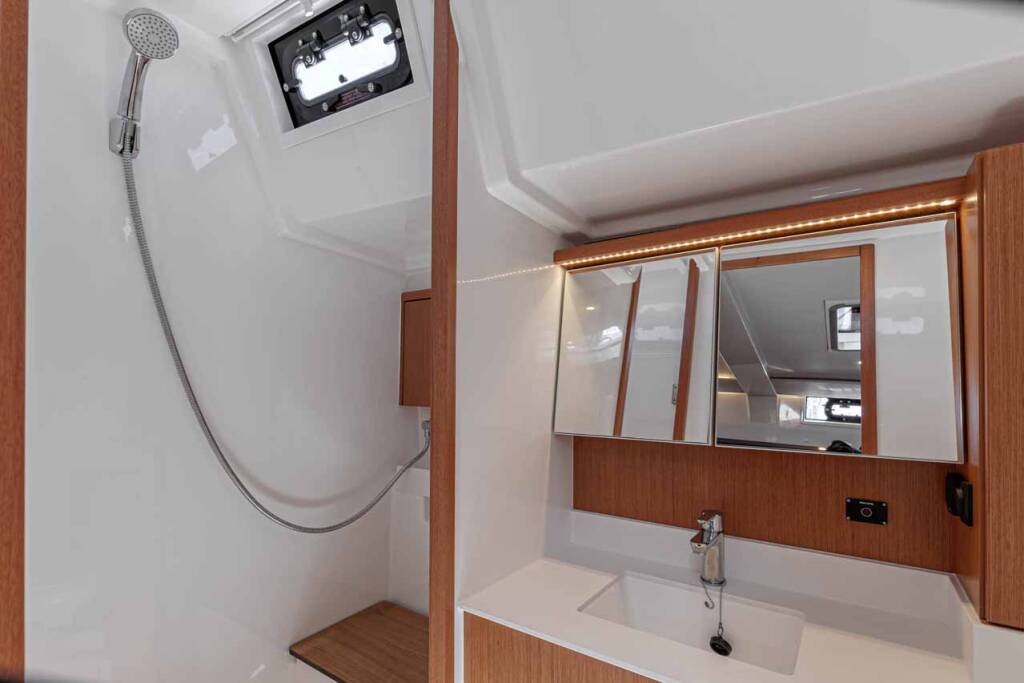 Sailing yacht Bavaria C45 Deep Blue