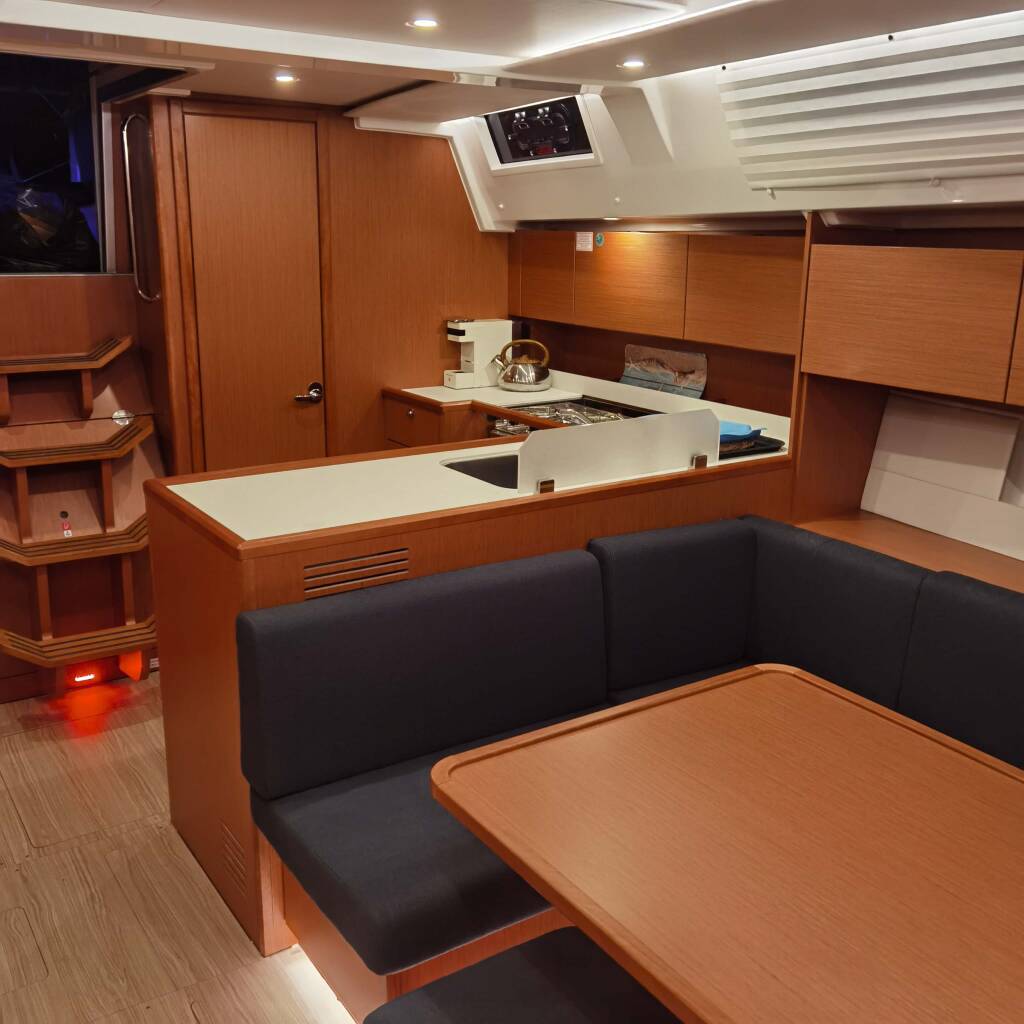 Sailing yacht Bavaria C45 PRESTIGE