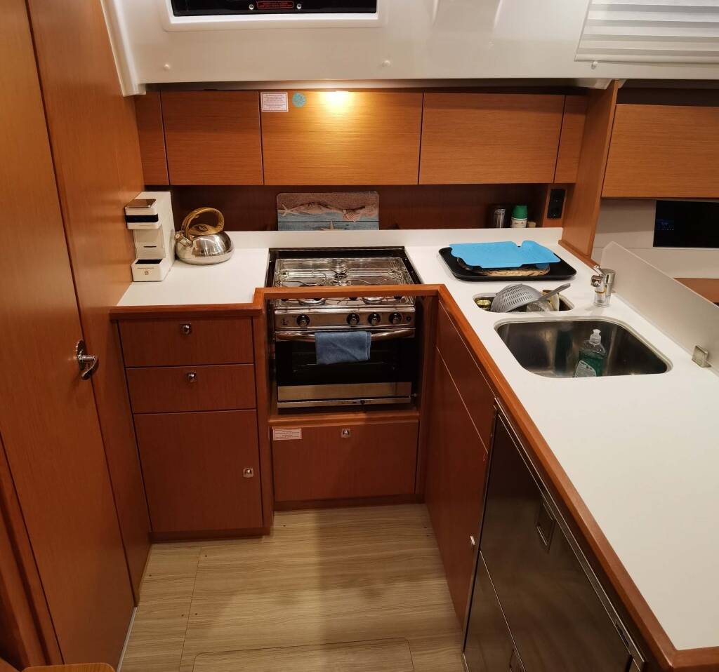 Sailing yacht Bavaria C45 PRESTIGE