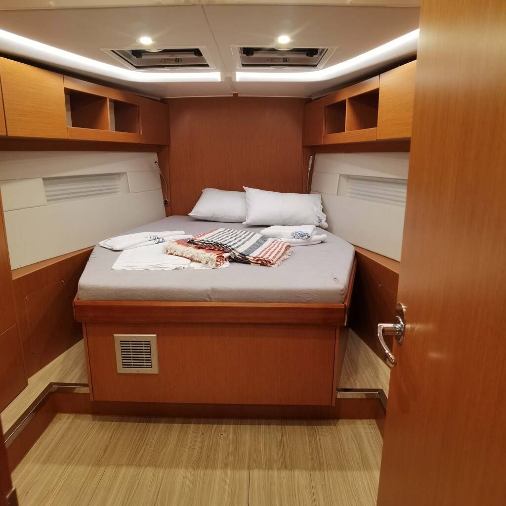 Sailing yacht Bavaria C45 PRESTIGE