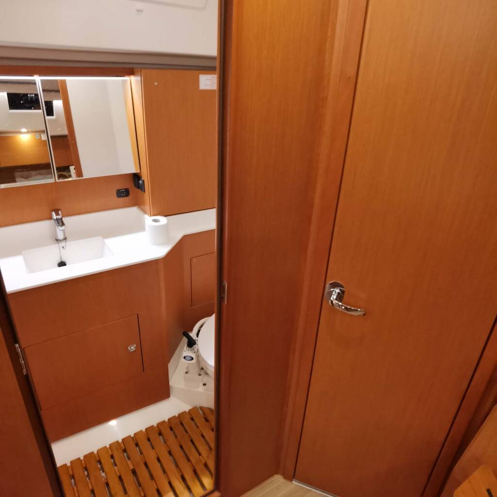 Sailing yacht Bavaria C45 PRESTIGE