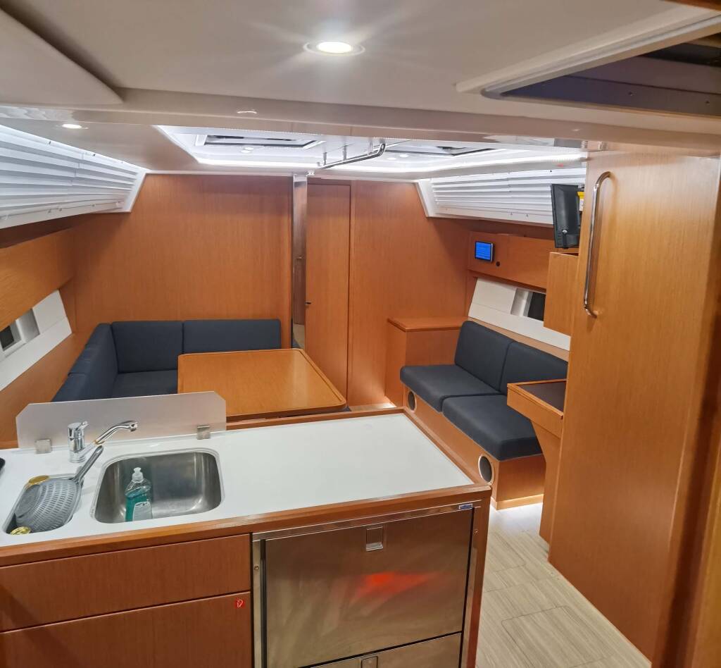 Sailing yacht Bavaria C45 PRESTIGE