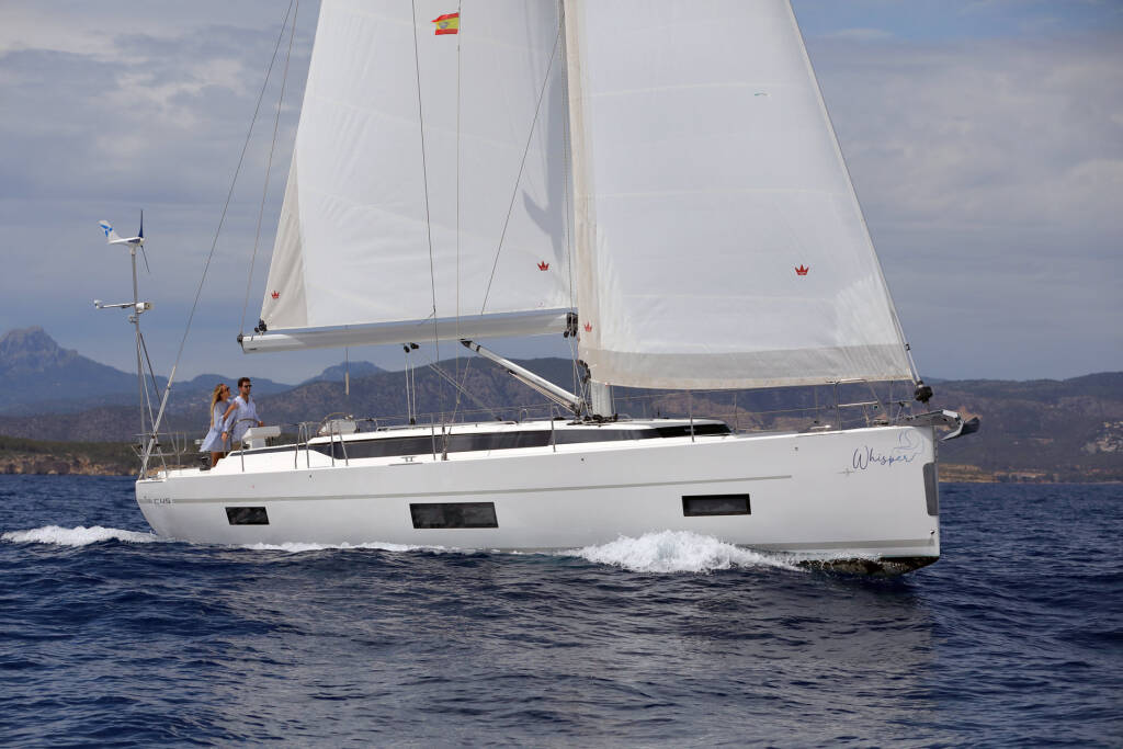 Sailing yacht Bavaria C45 Whisper