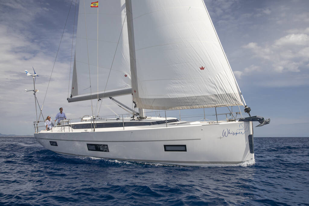 Sailing yacht Bavaria C45 Whisper