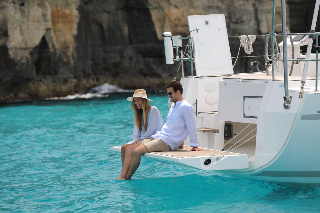 Sailing yacht Bavaria C45 Whisper