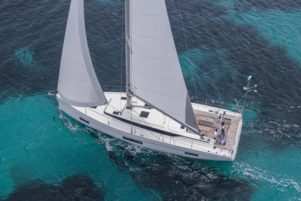 Sailing yacht Bavaria C45 Whisper